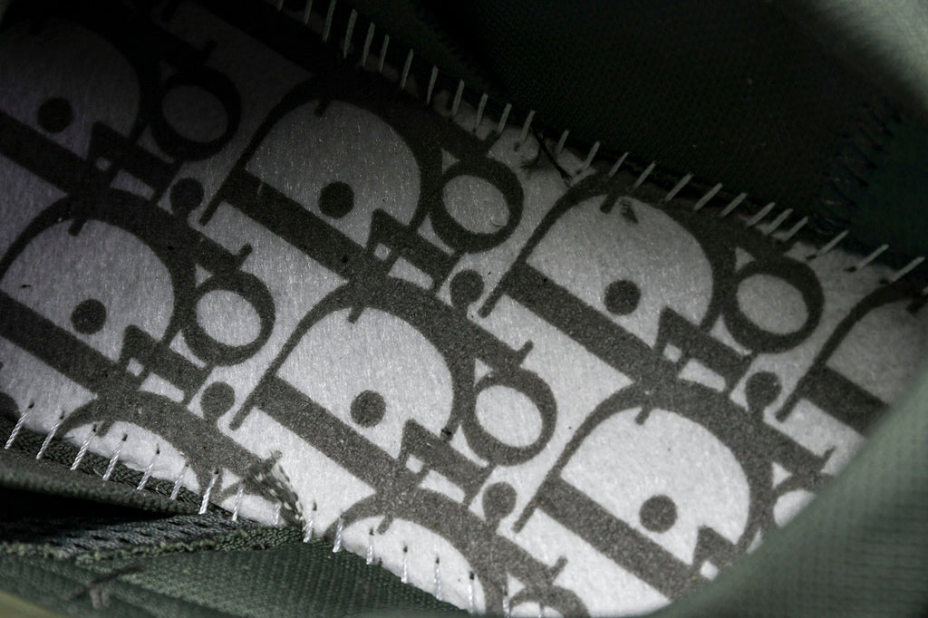 D1or B30 'Olive White'