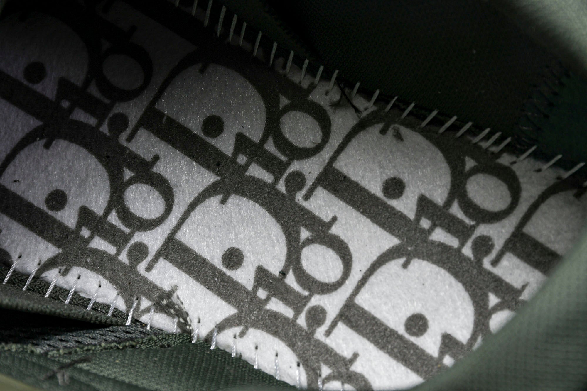 D1or B30 'Olive White'