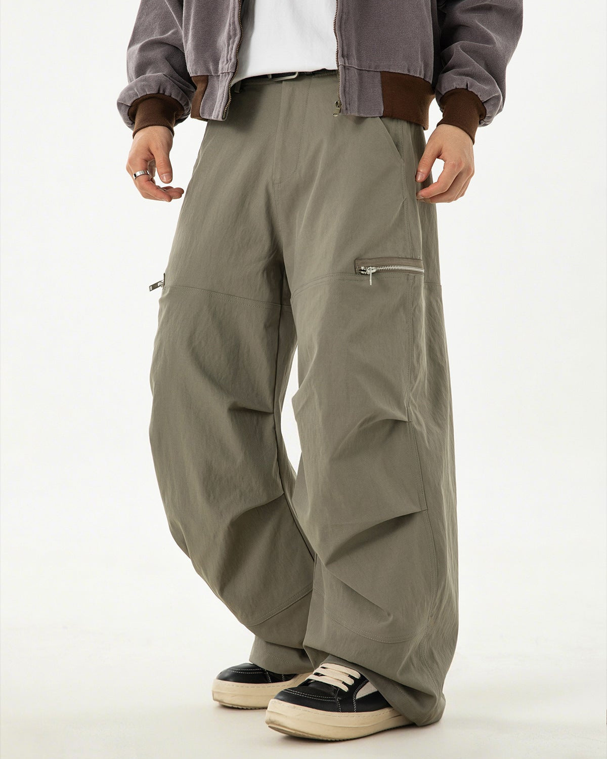 The Fieldline Pleated Cargo Trousers