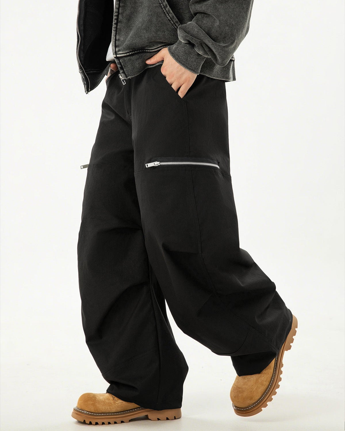 The Fieldline Pleated Cargo Trousers