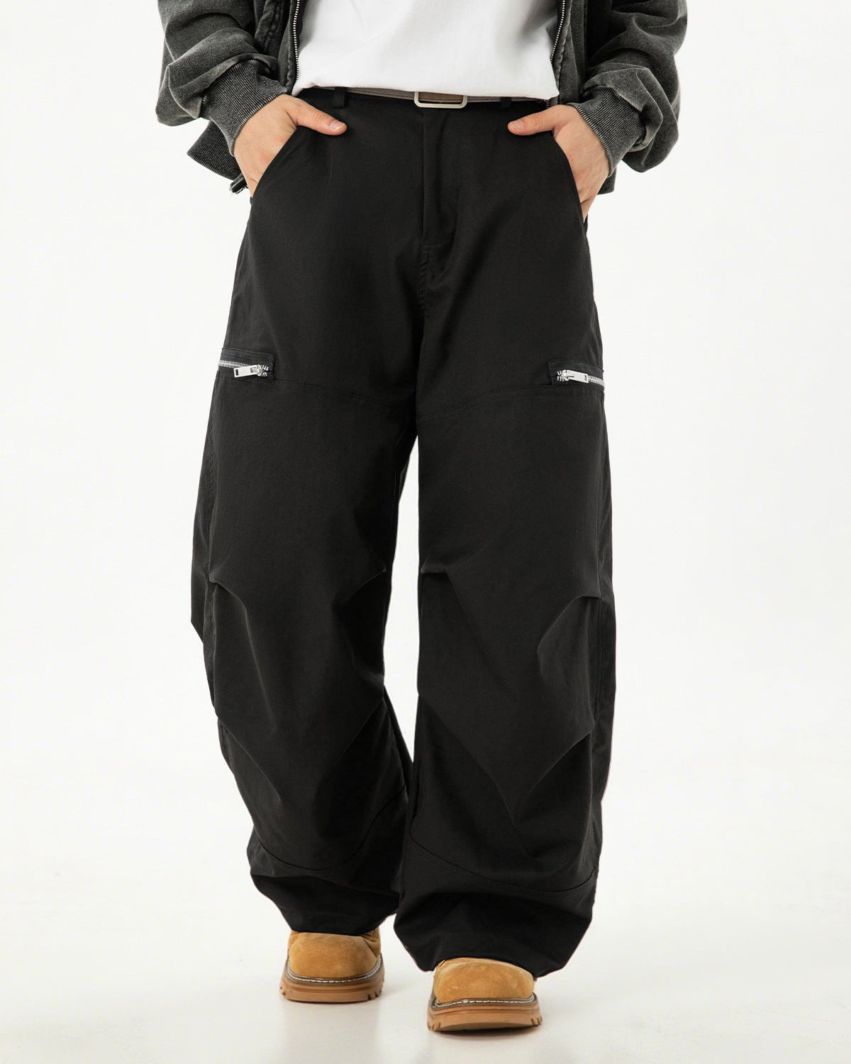 The Fieldline Pleated Cargo Trousers