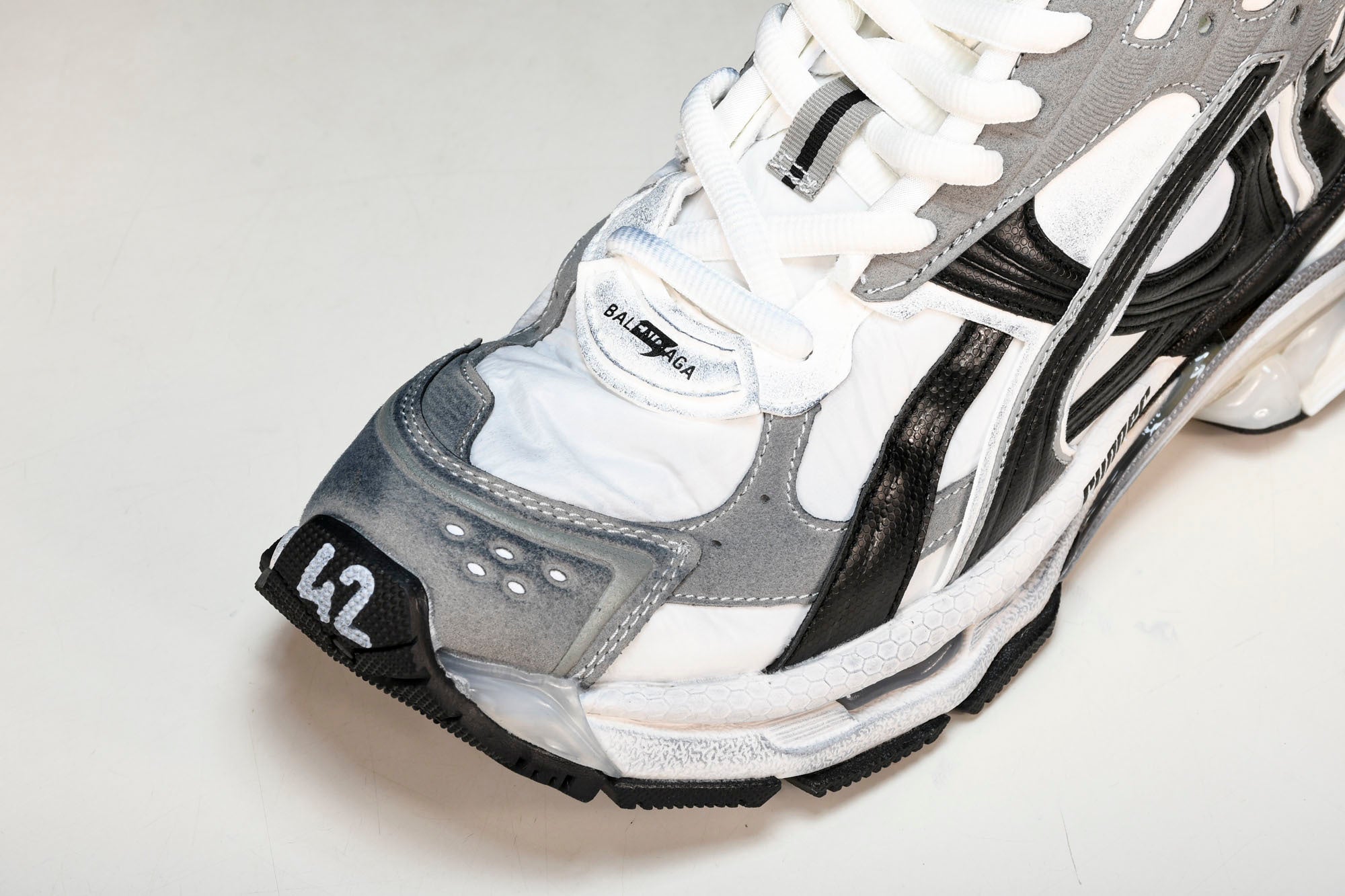 Runner 'White Black Grey'