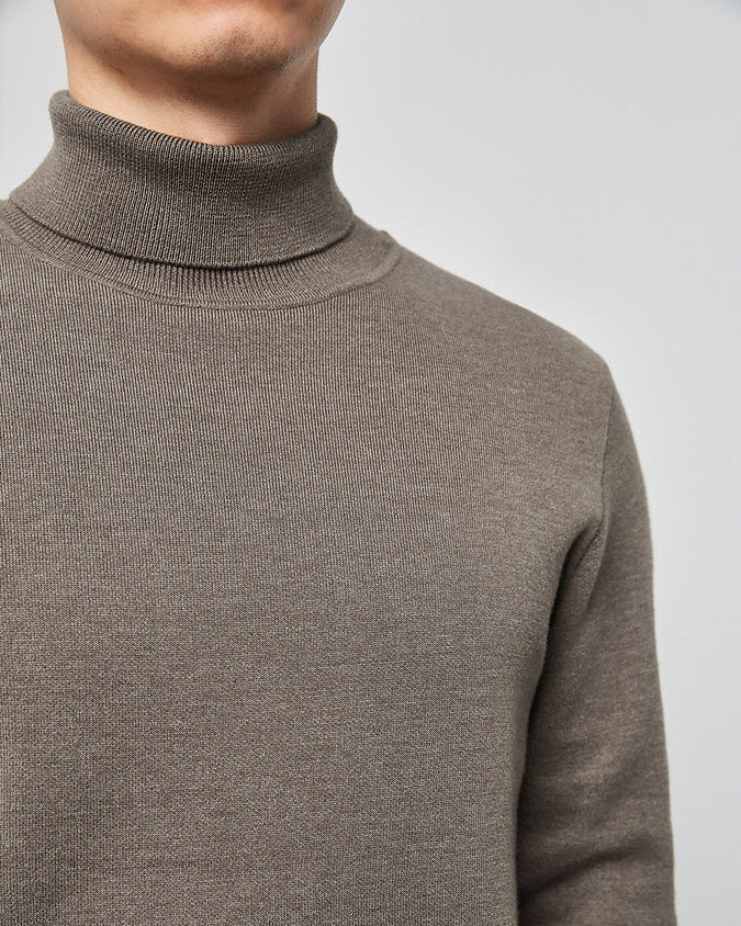 The Momeike Classic Solid Turtleneck Sweater