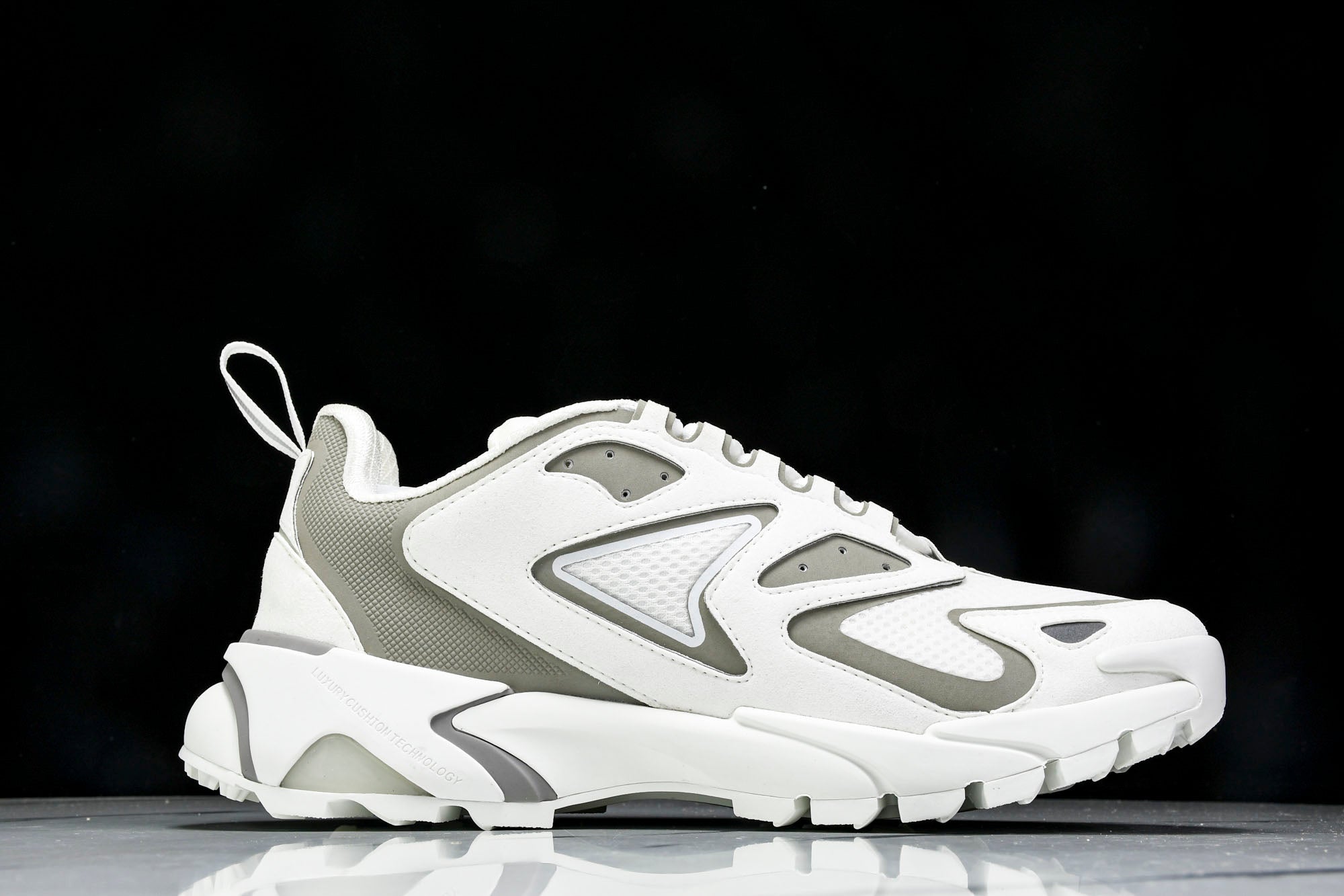 Louis Vuittоп Runner Tatic Sneaker 'White'