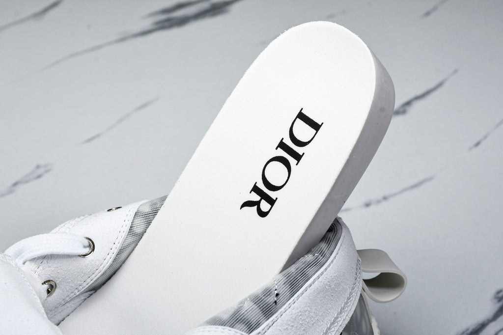 D1or B23 High x Shawn Stussy ‘Bee Embroidery Patch'