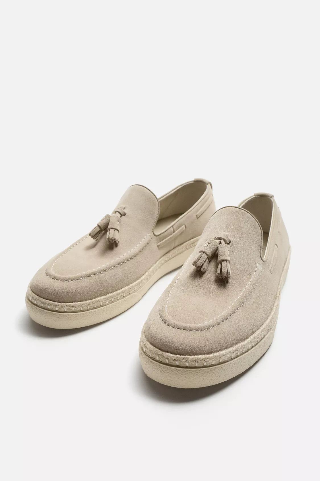 CASUAL LEATHER LOAFERS WITH TASSELS