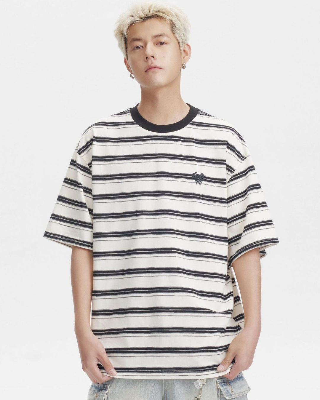 The Embroidered Contrast Striped Short-sleeved T-shirt