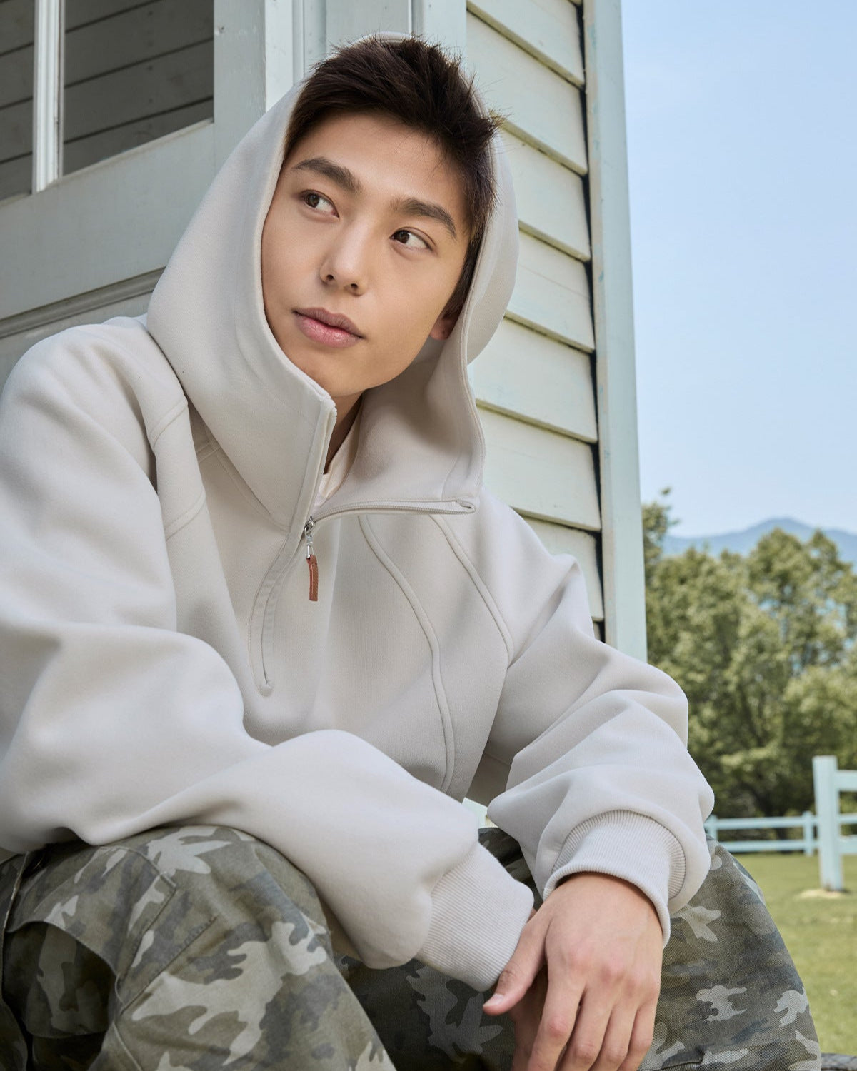 3D Split-Structure Heavy Half-Zip Hooded Sweatshirt