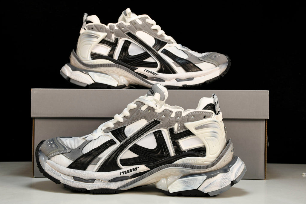 Runner 'White Black Grey'