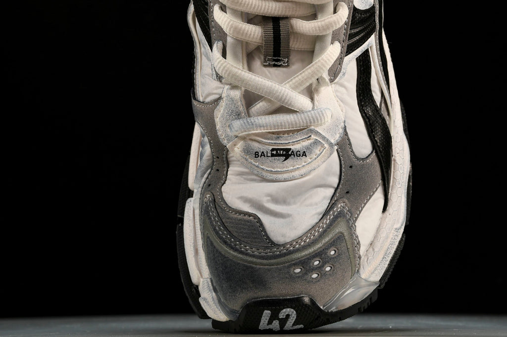 Runner 'White Black Grey'