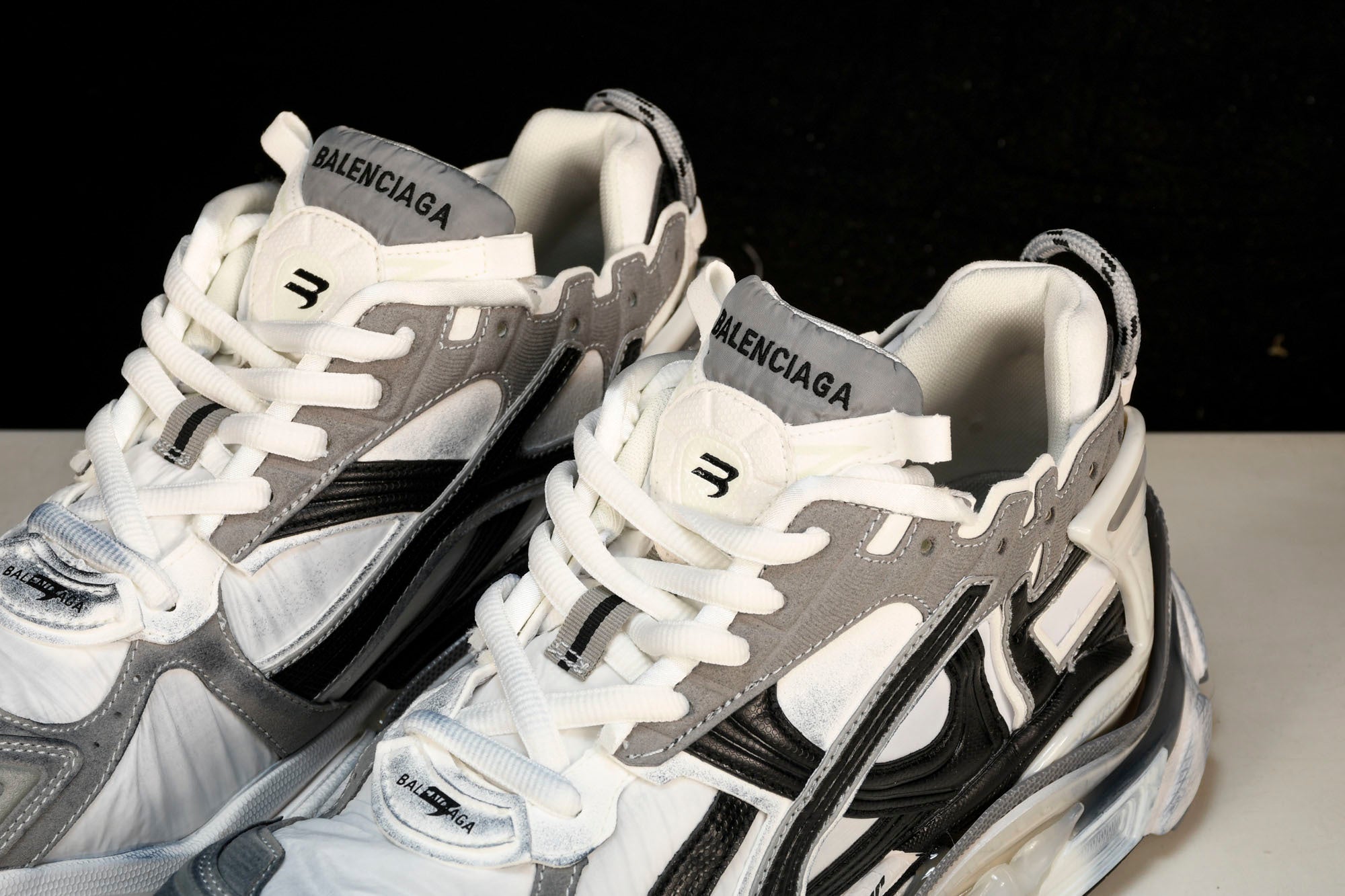 Runner 'White Black Grey'